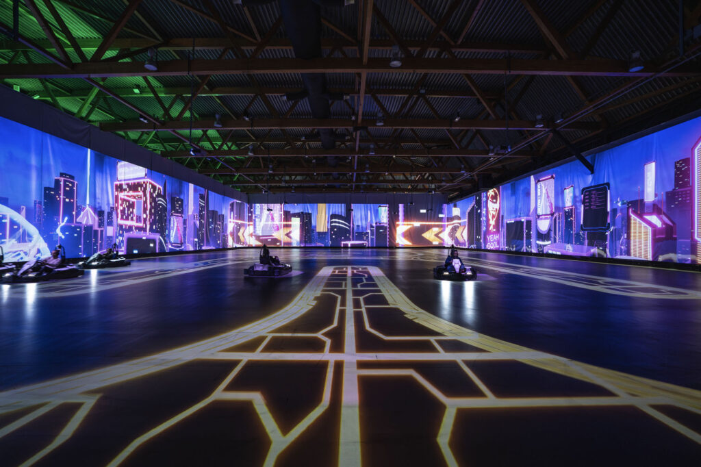 Supercube-karting met augmented reality in Terminal 1 in Brussel